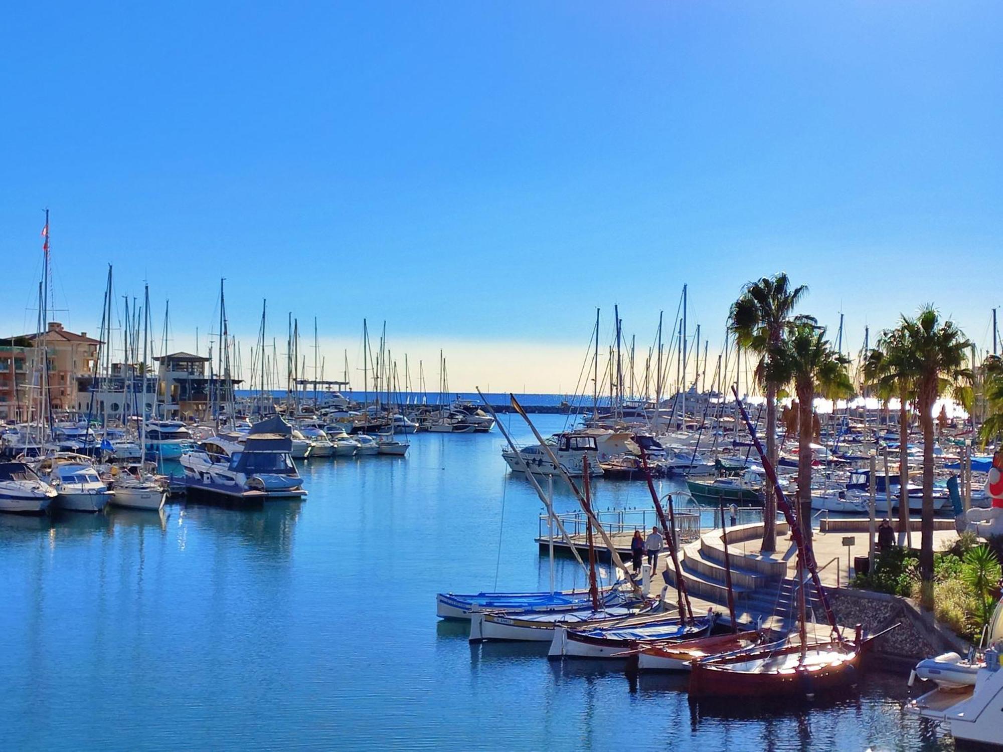 Appartement Port - A Pied - Wifi - Clim