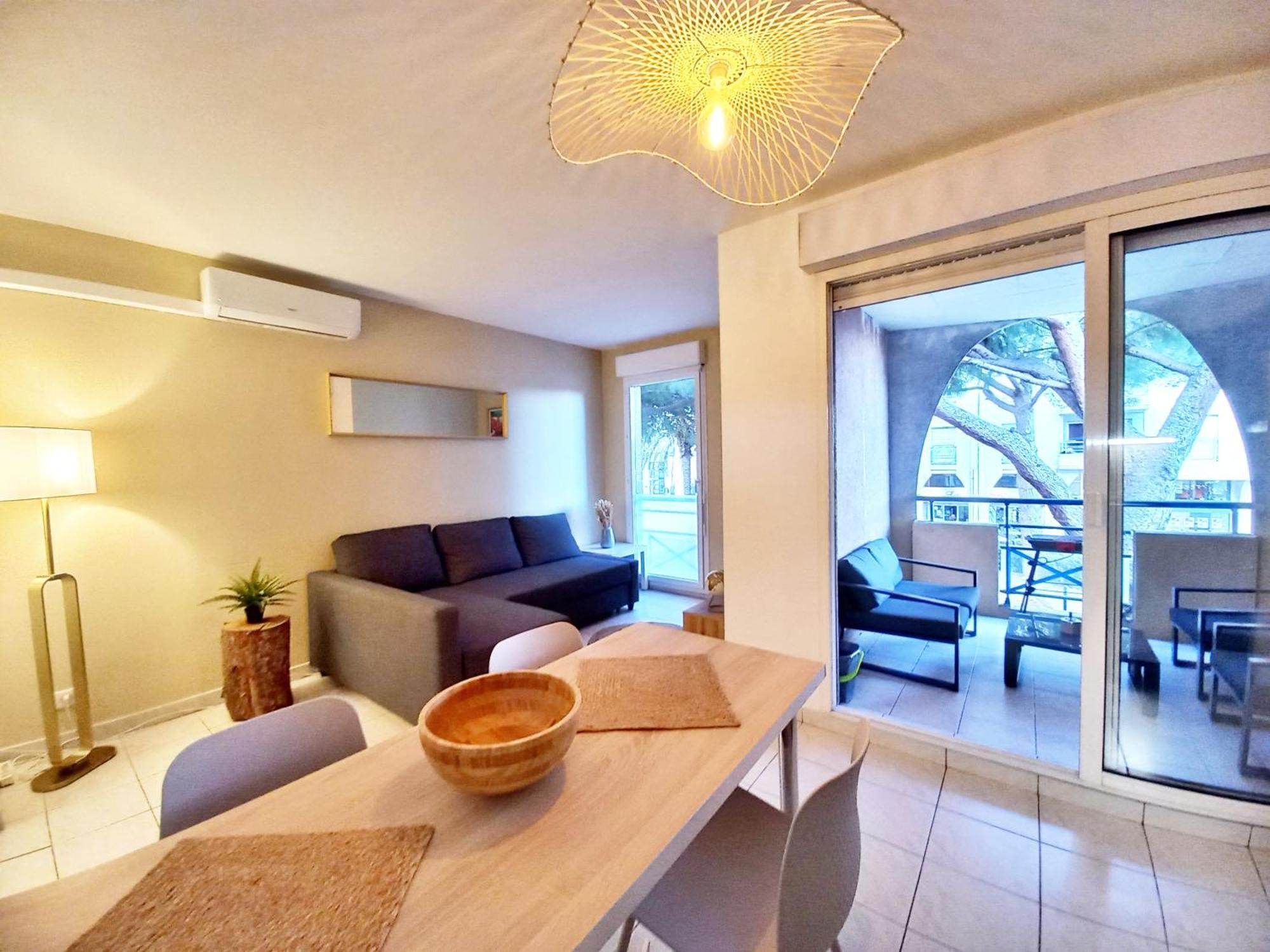 Appartement Port - A Pied - Wifi - Clim *
